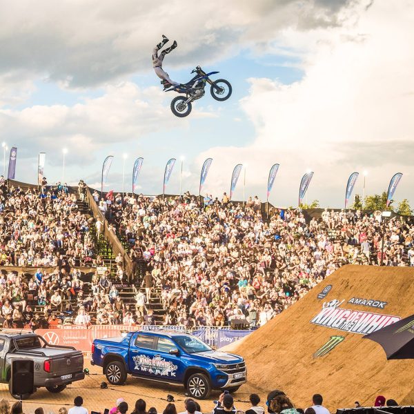 King of the Whip 1333x1333 1 Julien | Yamaha SA