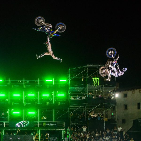 King of the Whip 1333x1333 3 Julien | Yamaha SA