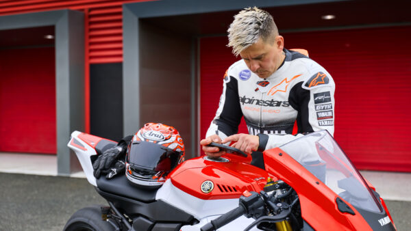 2026 YZF R1 - Gallery Image 1