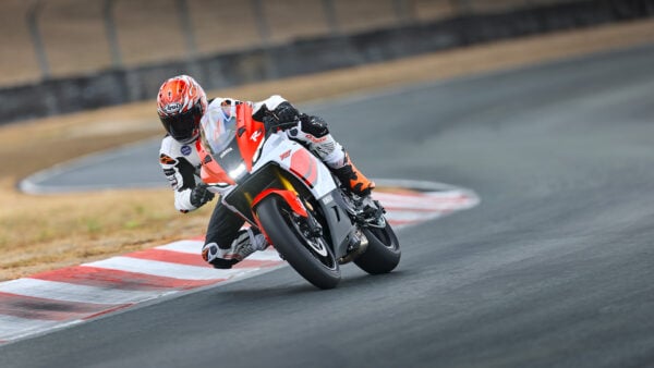 2026 YZF R1 - Gallery Image 11